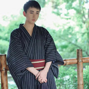 El Kimono para Hombre de estilo Samurai con un color sobrio