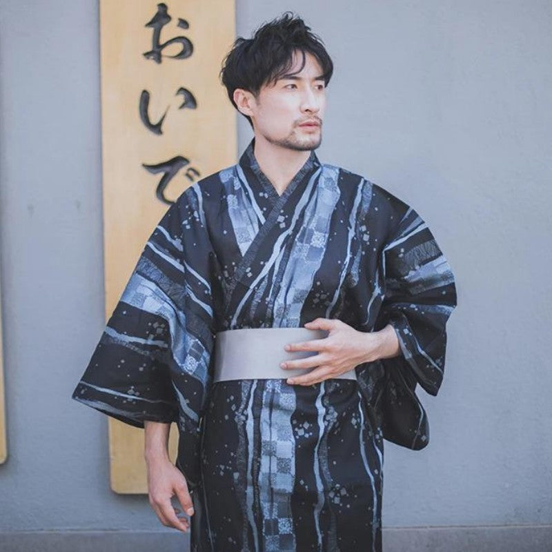 El kimono largo japonés para un estilo tradicional