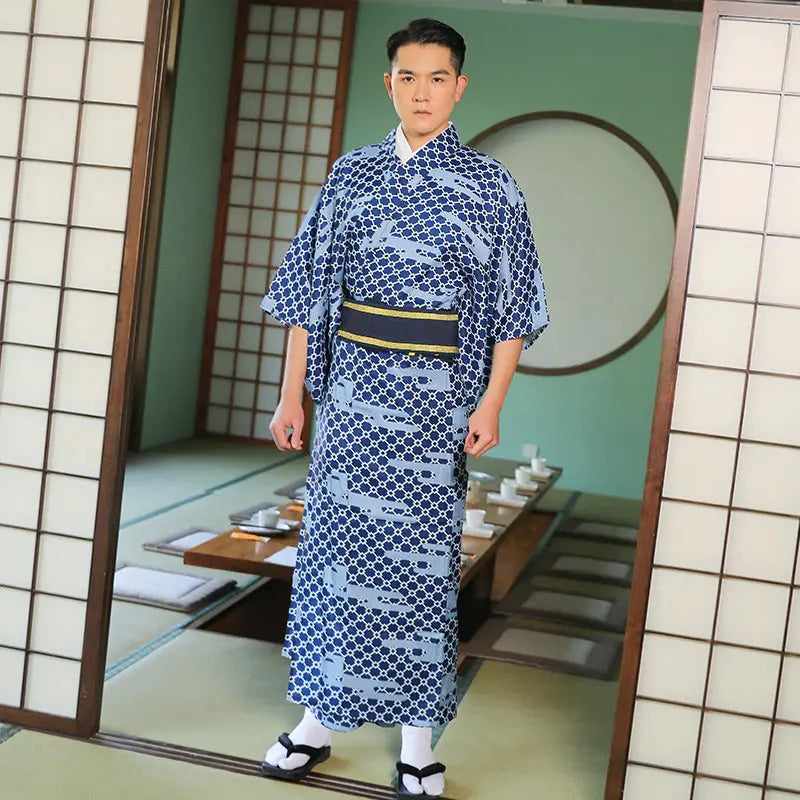 Precioso kimono con estampado tradicional japonés