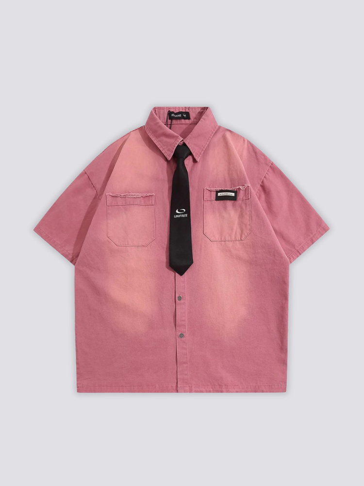 Camisa con corbata rosa