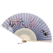 Abanico japonés sensu de bambú Ikoma gris-azul con ciruelo rosa, pájaros y golondrinas Ropa Japonesa