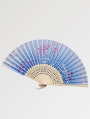 Abanico japonés sensu azul cielo Akigori con cerezo rosa y ondulaciones blancas Ropa Japonesa
