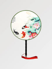 Abanico japonés uchiwa redondo Chita con carpas koi y lotos en un estanque estilizado Ropa Japonesa