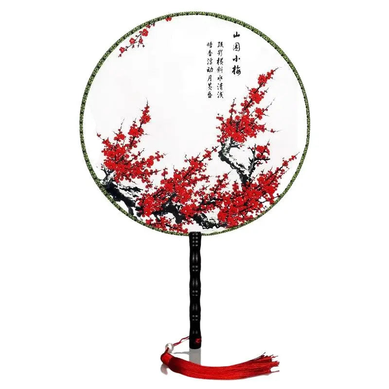 Abanico japonés uchiwa redondo Nagoya con ciruelos de flores rojas en lluvia densa Ropa Japonesa