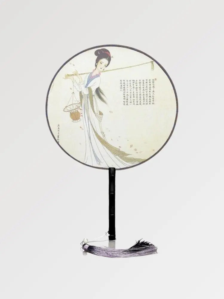 Abanico japonés uchiwa tradicional Kanji con una dama con cesta y caligrafía clásica Ropa Japonesa