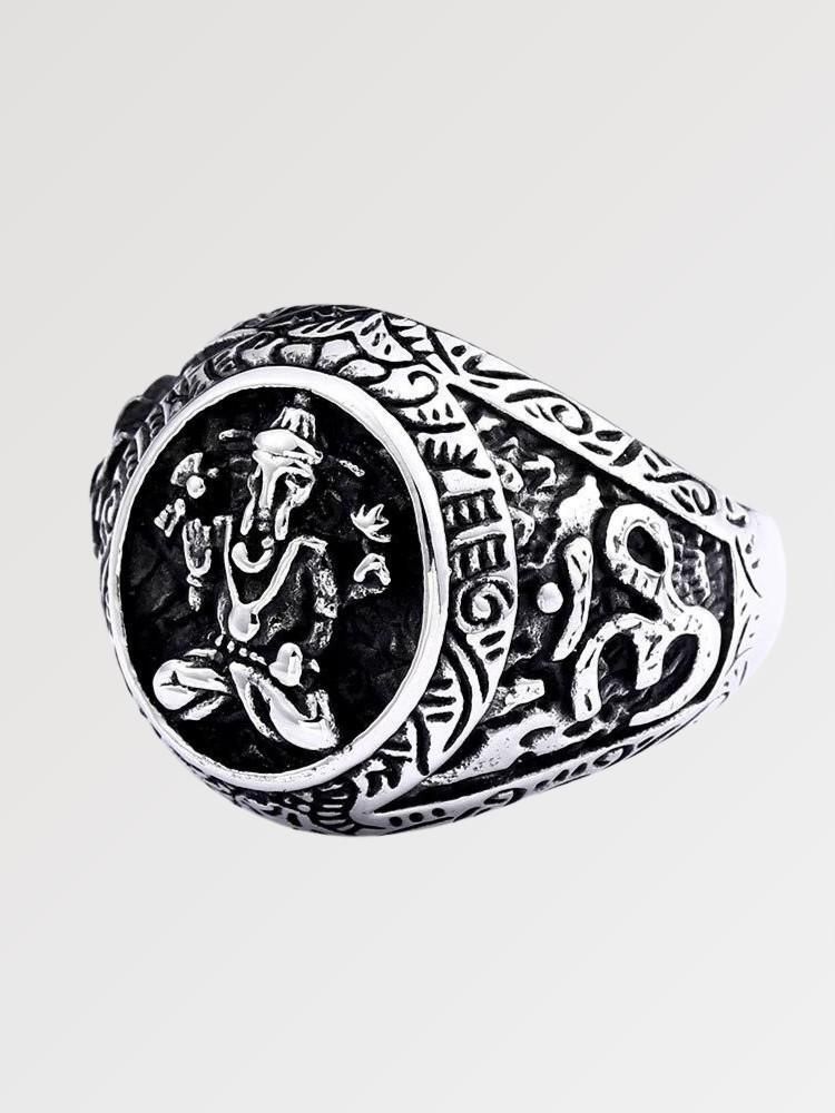 Anillo japonés Ganesh Toyama en medallón con mantra Om dorado lateral en plata Ropa Japonesa