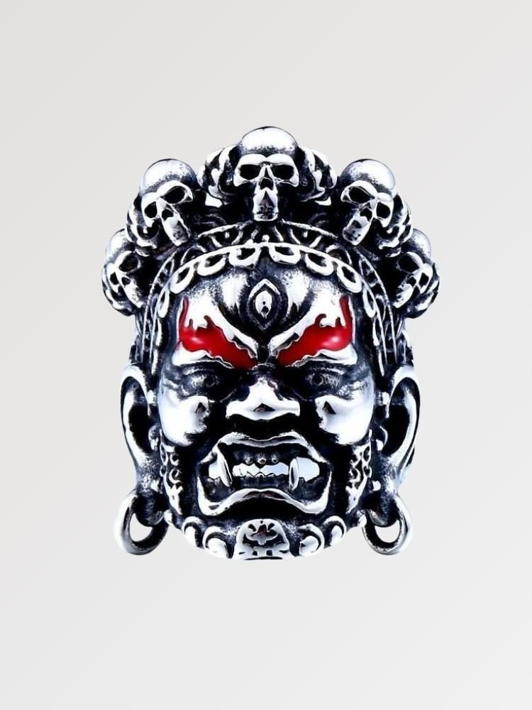 Anillo hindú Shining con Mahakala en alto relieve sobre acero inoxidable Ropa Japonesa