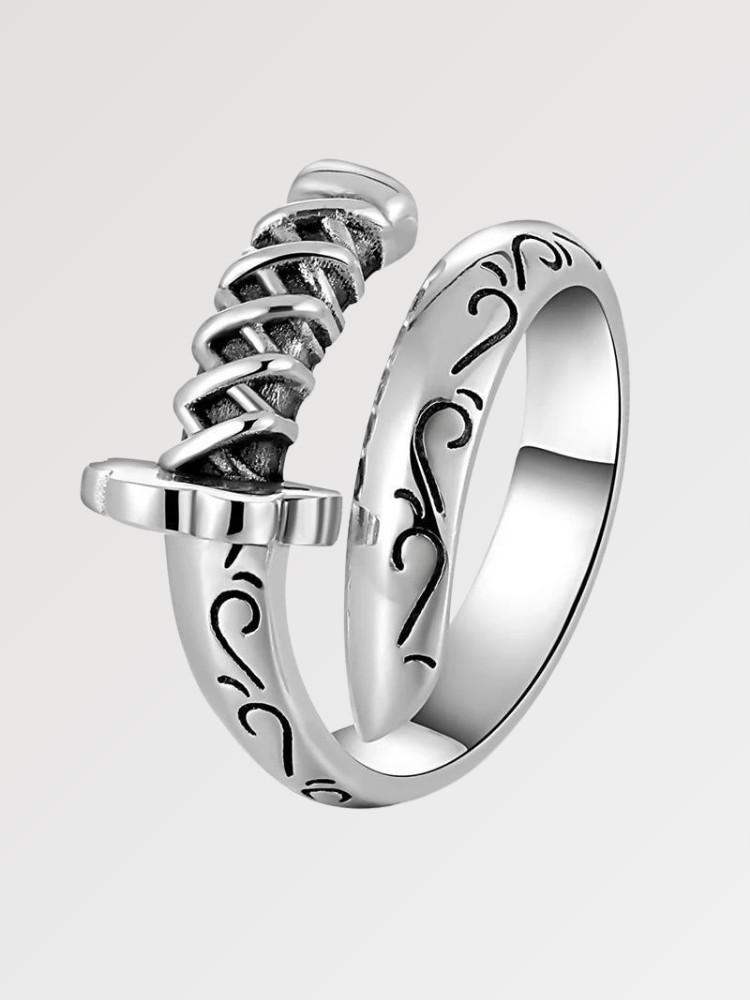 Anillo japonés katana Hikari con mango tsuka y tsukamaki esculpido en relieve sobre plata Ropa Japonesa