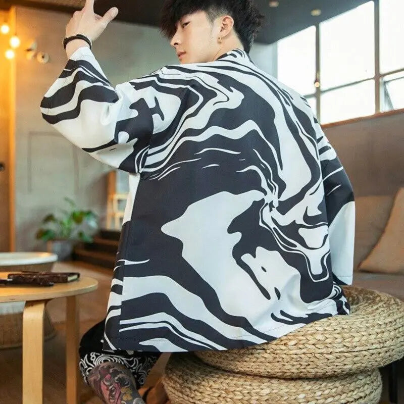 Kimono blanco y negro