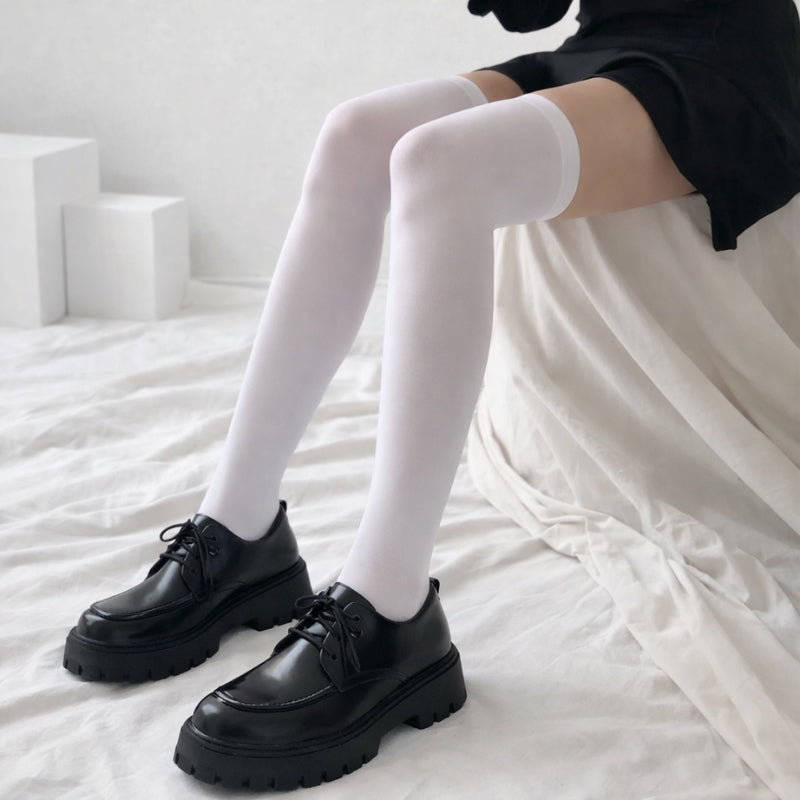 Calcetines japoneses Kurotsu altos negros opacos overknee escolar vista 2 - Ropa Japonesa