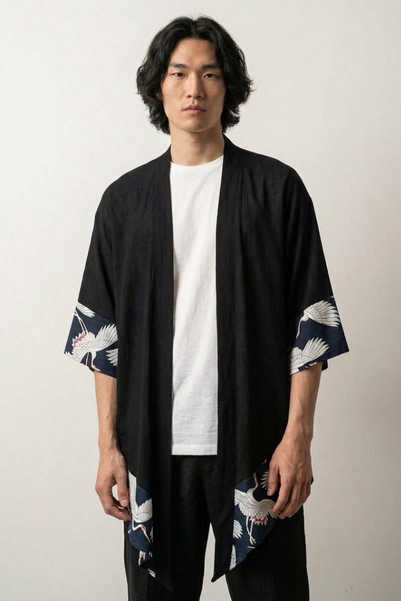 Cárdigan largo tipo kimono Ryota hombre negro con motivo de grullas tsuru blancas volando de algodón corte largo mangas tres cuartos abierto delante streetwear japonés Ropa Japonesa