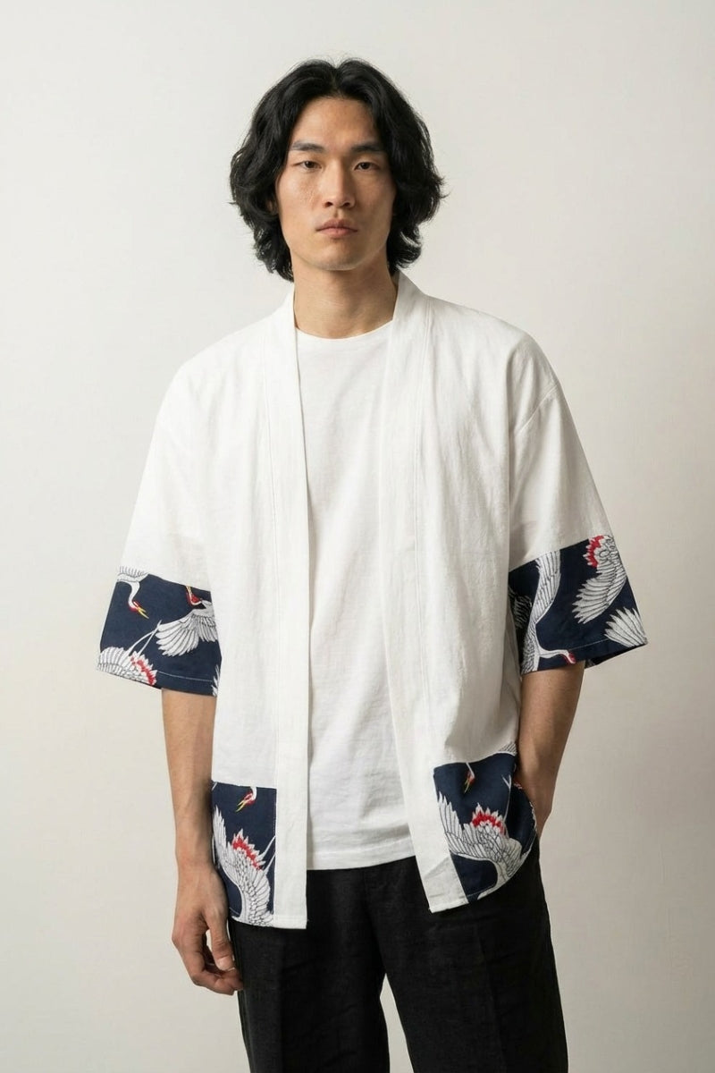 Chaqueta japonesa hombre Hisashi blanca mangas cortas paneles con motivo de grullas tsuru blancas sobre marino streetwear japonés Ropa Japonesa