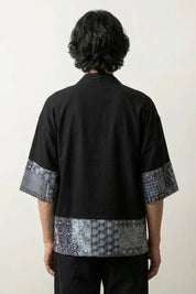 Chaqueta kimono japonesa hombre Mitsuo negra vista trasera paneles con motivos tradicionales asanoha seigaiha streetwear japonés Ropa Japonesa