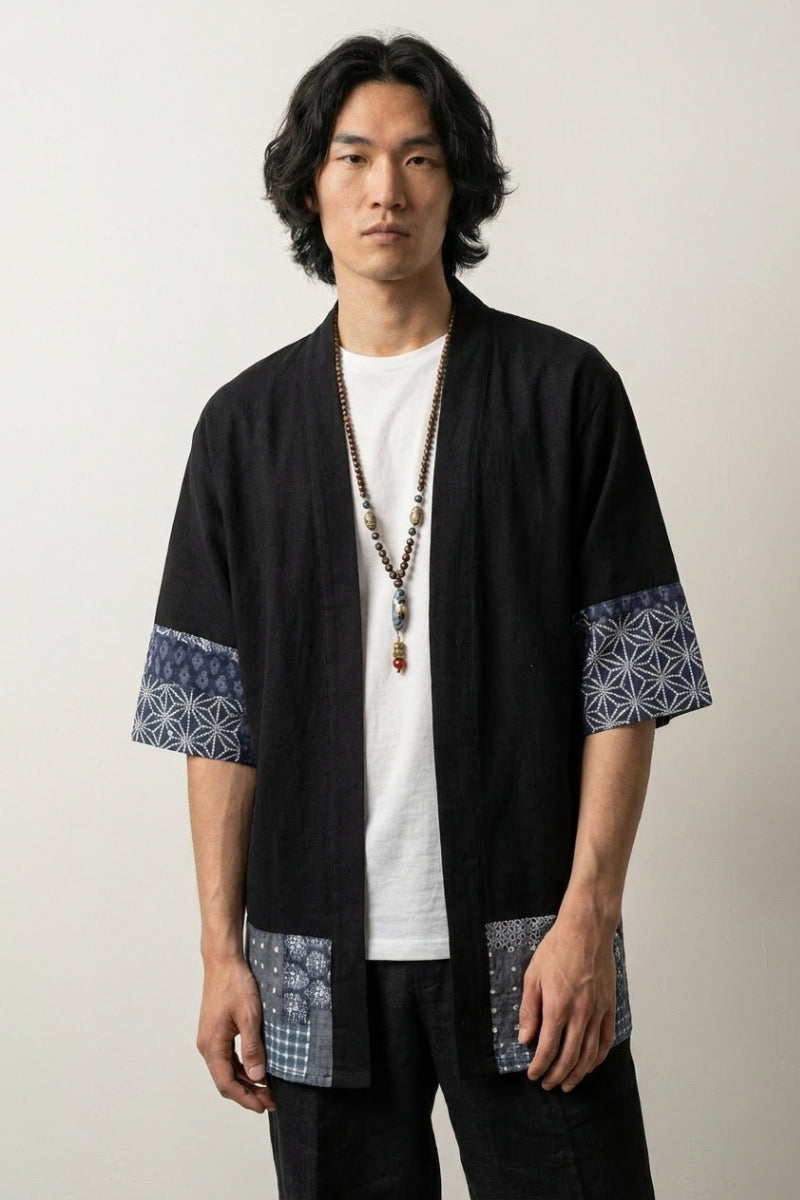 Chaqueta kimono japonesa hombre Mitsuo negra cuello en V mangas cortas paneles con motivos tradicionales asanoha seigaiha streetwear japonés Ropa Japonesa
