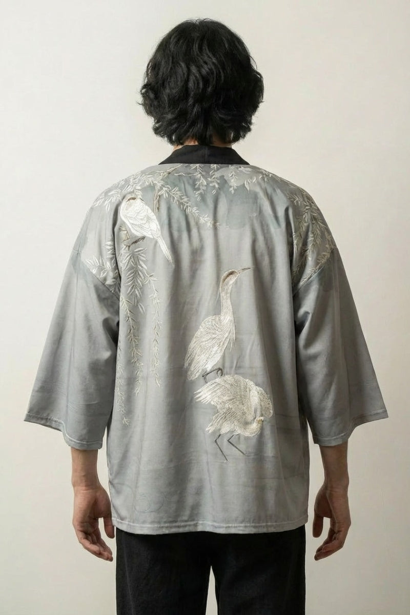 Chaqueta kimono gris Tamotsu vista trasera con motivo de hojas de bambú bordado negro gris de algodón mangas tres cuartos streetwear japonés Ropa Japonesa