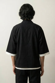 Chaqueta kimono hombre Hideki negra vista trasera de algodón con ribete blanco mangas cortas streetwear japonés Ropa Japonesa