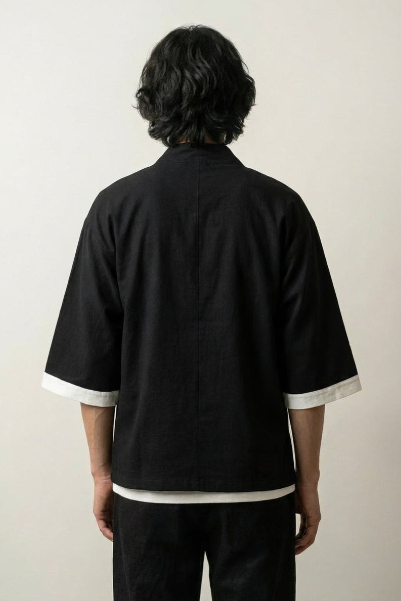 Chaqueta kimono hombre Hideki negra vista trasera de algodón con ribete blanco mangas cortas streetwear japonés Ropa Japonesa
