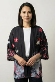 Chaqueta kimono ligera Edo negra estampado de grulla sakura montaña kanji mangas tres cuartos streetwear japonés Ropa Japonesa