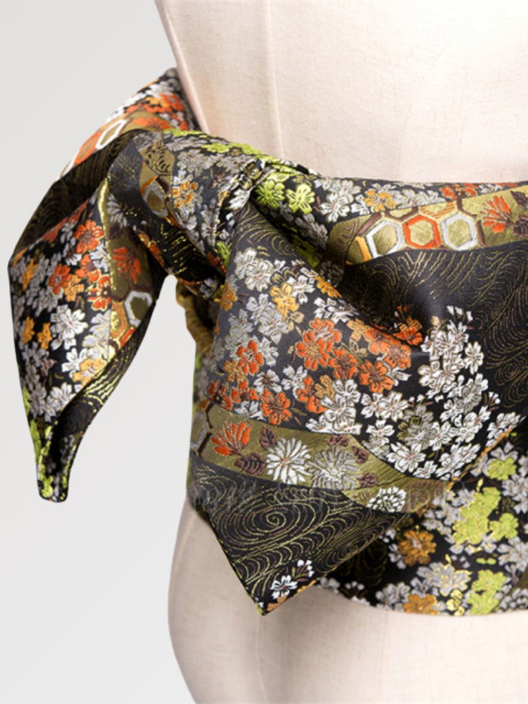 Cinturón obi de mujer Koshiko negro tejido de crisantemos y motivos hexagonales Ropa Japonesa
