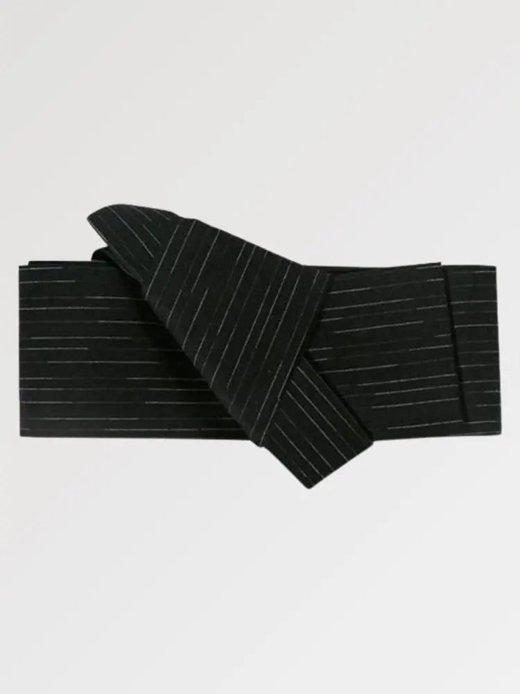 Cinturón obi de hombre Tokio negro de finas rayas blancas pinstripe kakuobi Ropa Japonesa
