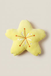 Cojín japonés 'Shuka' en amarillo vivo — cojín de peluche con forma de estrella de mar de cinco brazos y costuras radiales bordadas
