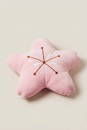 Cojín japonés 'Shuka' en rosa pálido — cojín de peluche con forma de estrella de mar de cinco brazos y costuras radiales bordadas