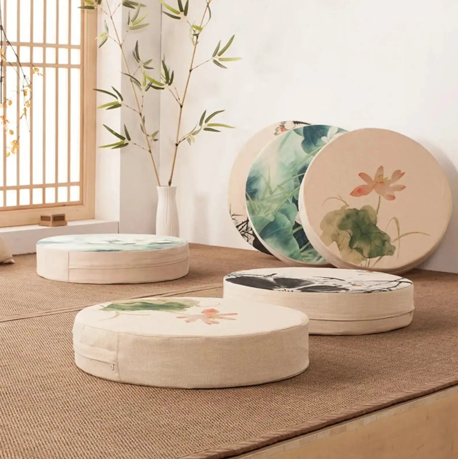 Cojín de flores japonesas Narashino redondo con motivo sumi-e floral estampado Ropa Japonesa