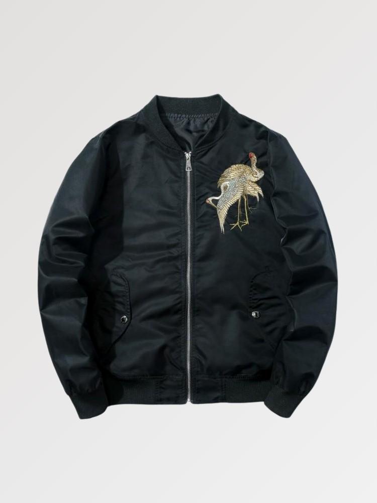 Regálate una cazadora bomber que representa a la grulla, el animal emblemático de Japón.