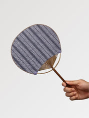 Abanico japonés uchiwa redondo Shoji en papel negro y mango de bambú Ropa Japonesa