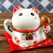 Hucha maneki-neko Éxito blanco con mazo de oro y cinta roja de porcelana pintada a mano Ropa Japonesa