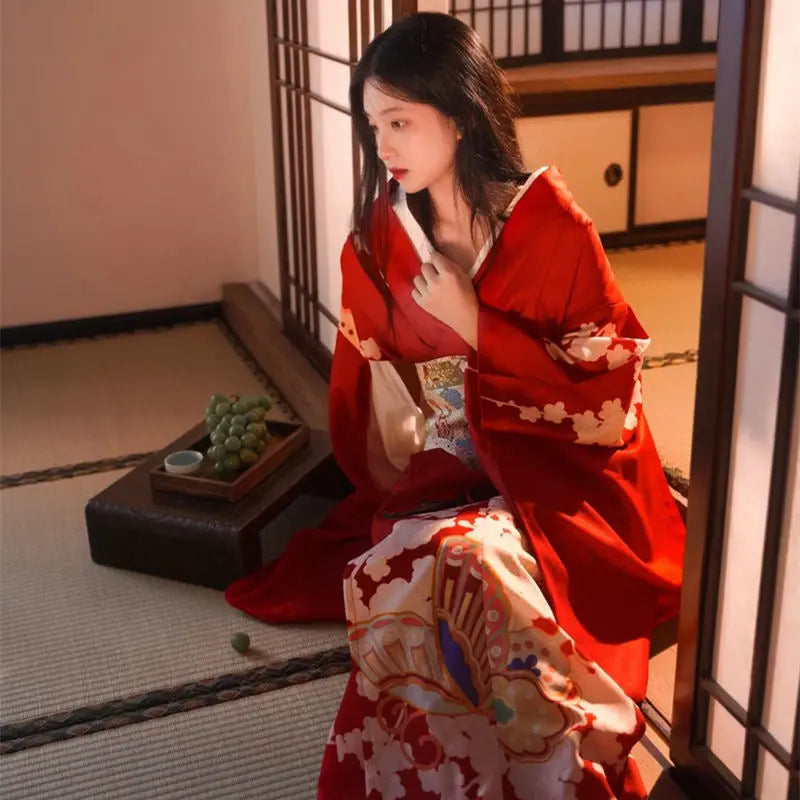 Precioso vestido rojo japonés con efecto vintage