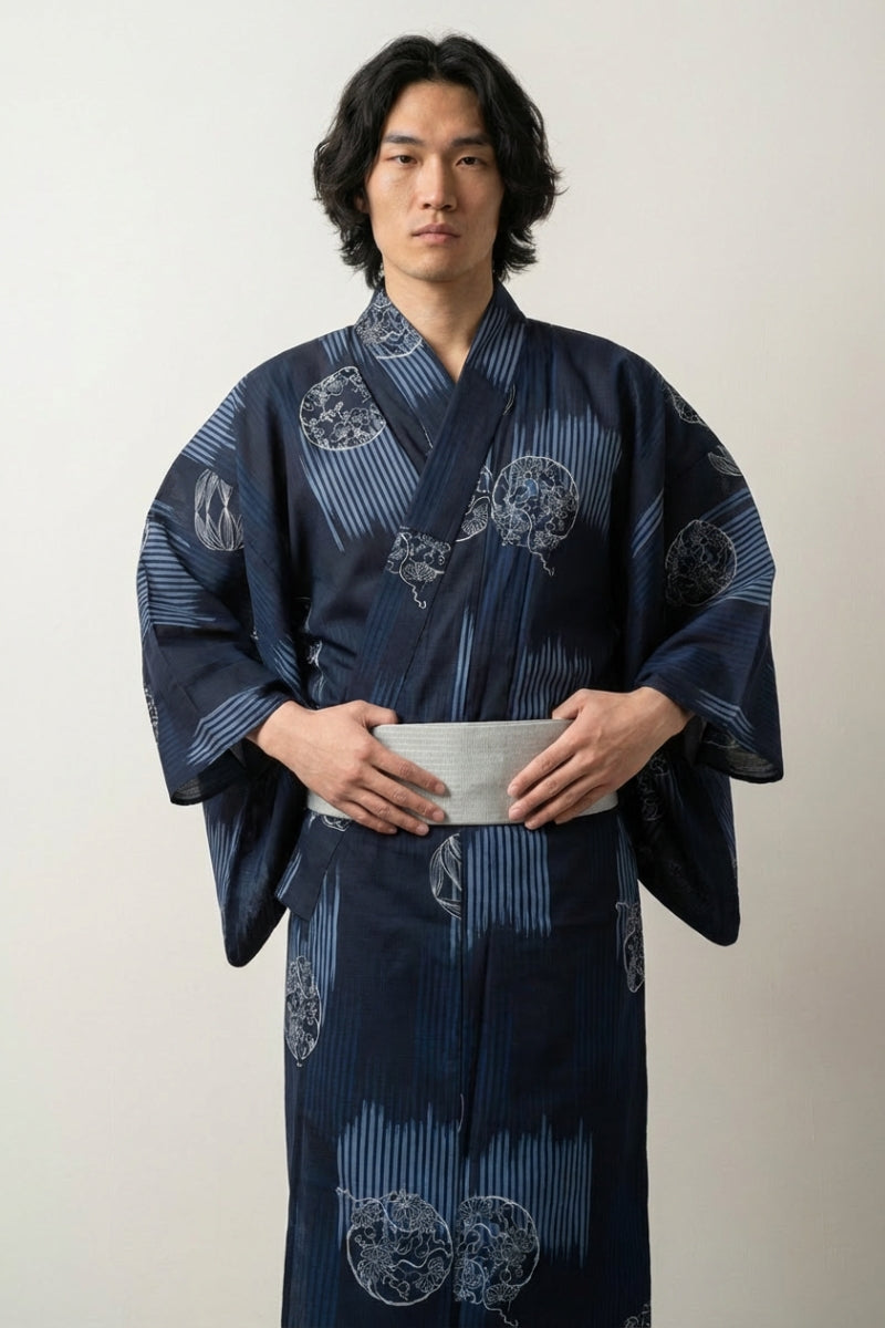 Kimono algodón hombre Tatewaku azul marino motivo tatewaku vapor ascendente rayas verticales ikat kamon medallones algodón obi gris mangas anchas estilo streetwear japonés Ropa Japonesa