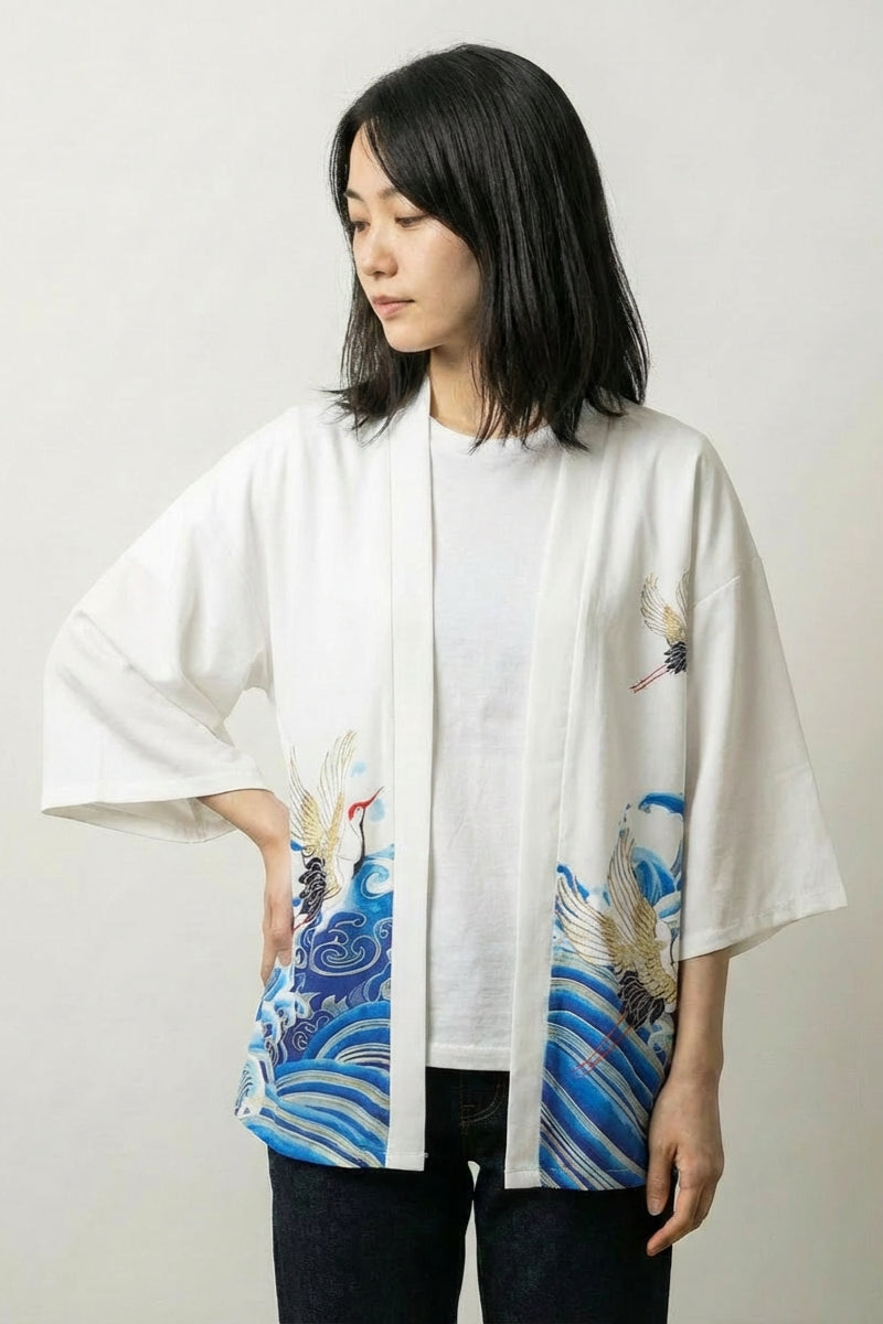 Chaqueta Kimono Mujer Sanaé blanca estampado de una grulla sobrevolando una ola corte abierto streetwear japonés Ropa Japonesa
