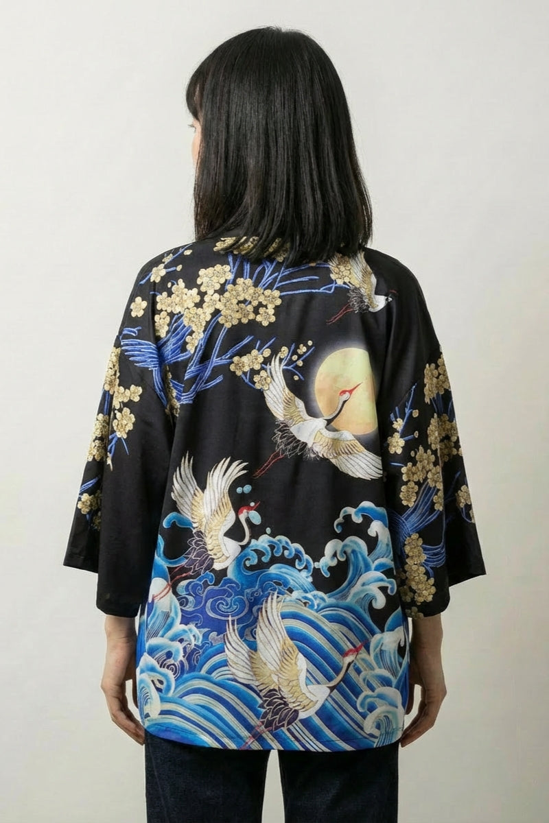 Chaqueta Kimono Mujer Sanaé negra vista trasera ola Hokusai carpa koi streetwear japonés Ropa Japonesa