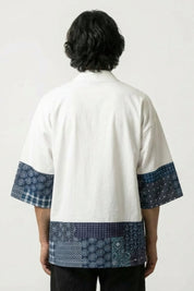 Chaqueta kimono japonesa hombre Mitsuo blanca vista trasera paneles con motivos tradicionales asanoha seigaiha streetwear japonés Ropa Japonesa