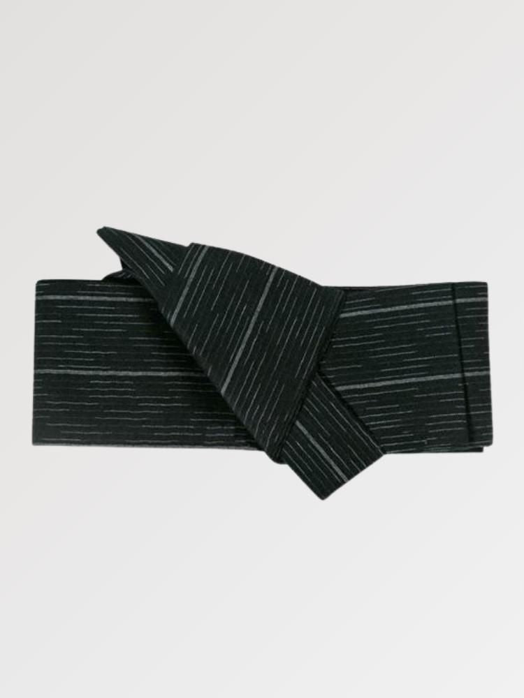 Cinturón obi de hombre Hikoma negro de bandas grises geométricas kakuobi Ropa Japonesa