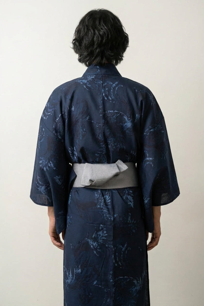 Kimono japonés hombre Aionami índigo marino ai-zome motivo botánico turquesa tono sobre tono algodón obi gris azul vista trasera mangas anchas estilo streetwear japonés Ropa Japonesa