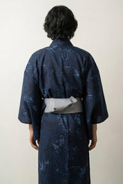 Kimono japonés hombre Aionami índigo marino ai-zome motivo botánico turquesa tono sobre tono algodón obi gris azul vista trasera mangas anchas estilo streetwear japonés Ropa Japonesa