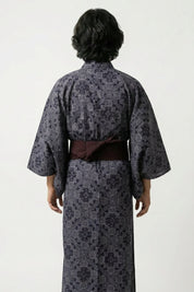 Kimono motivo japonés Hanamon azul marino kamon medallones rosetas geométricas lavanda gris algodón obi burdeos vista trasera mangas anchas estilo streetwear japonés Ropa Japonesa