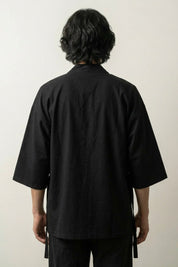 Kimono negro de hombre Yuudai vista trasera de algodón haori mangas tres cuartos streetwear japonés Ropa Japonesa
