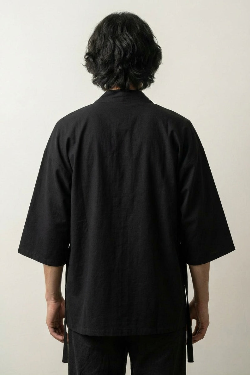 Kimono negro de hombre Yuudai vista trasera de algodón haori mangas tres cuartos streetwear japonés Ropa Japonesa