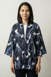 Kimono de primavera para mujer Shikuru azul marino estampado all-over de grullas blancas en vuelo corte abierto streetwear japonés Ropa Japonesa