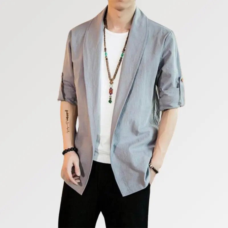 Un kimono tradicional de algodón orgánico para hombre