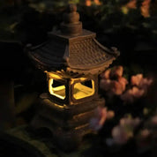 Linterna tradicional japonesa tōrō de piedra esculpida estilo pagoda para jardín Ropa Japonesa