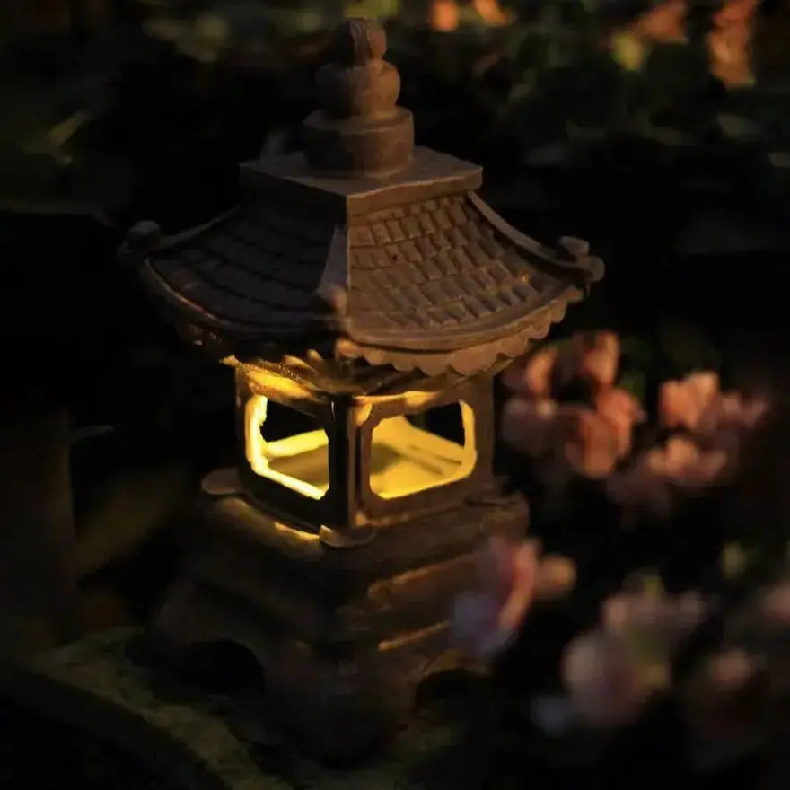 Linterna tradicional japonesa tōrō de piedra esculpida estilo pagoda para jardín Ropa Japonesa