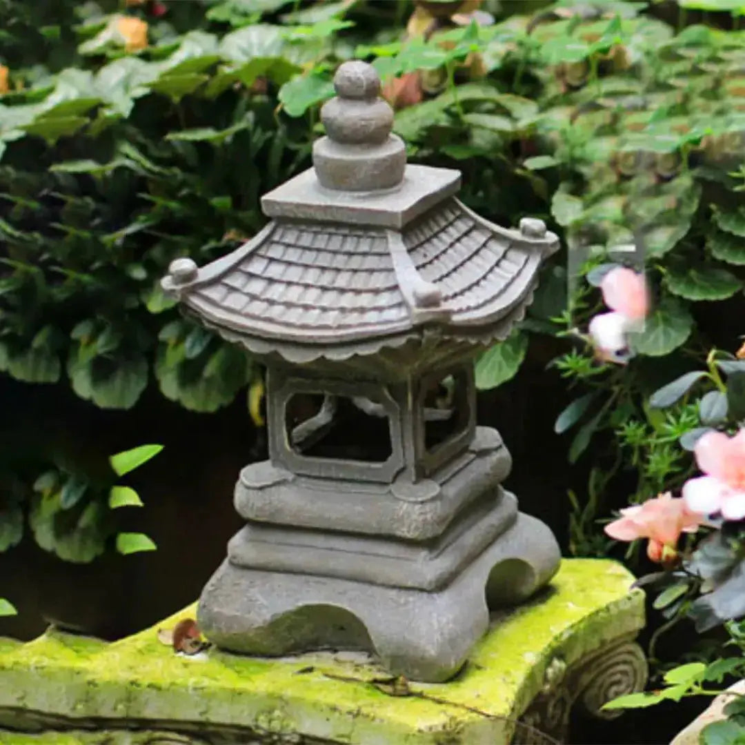 Linterna tradicional japonesa tōrō de piedra esculpida estilo pagoda para jardín Ropa Japonesa