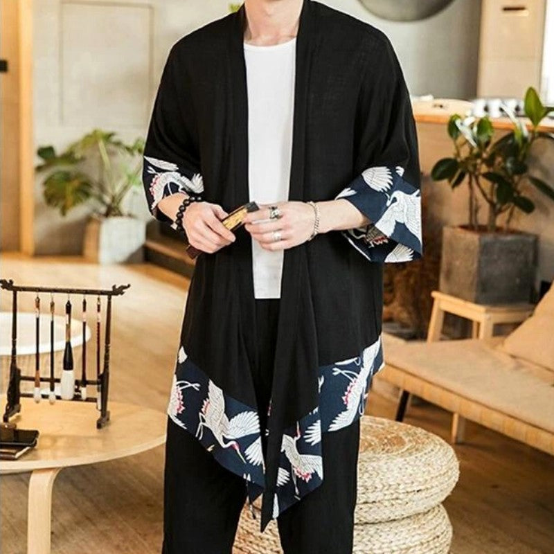 El cárdigan largo kimono con dobladillo de grullas japonesas