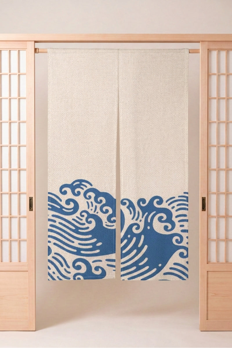 Noren japonés 'Tsubomi' colgado en una puerta de madera clara — dos olas azules aisladas en la parte baja de un fondo crudo, composición muy depurada