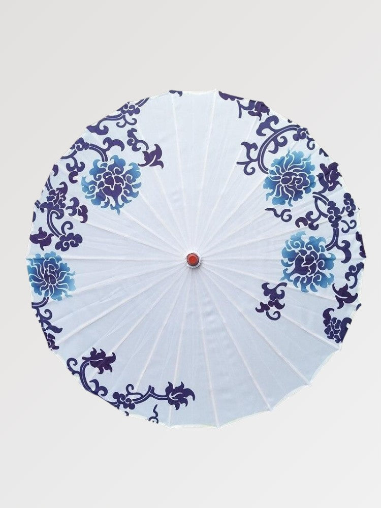Paraguas japonés wagasa Shiroi con motivo floral azul cobalto sobre fondo blanco puro Ropa Japonesa