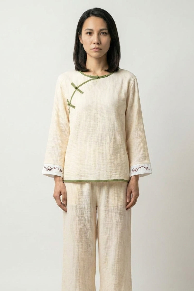 Pijama japonés estilo crema Yutori doble gasa cuello redondo botones de nudo vivo salvia motivo seigaiha bordado marrón pantalón recto Ropa Japonesa